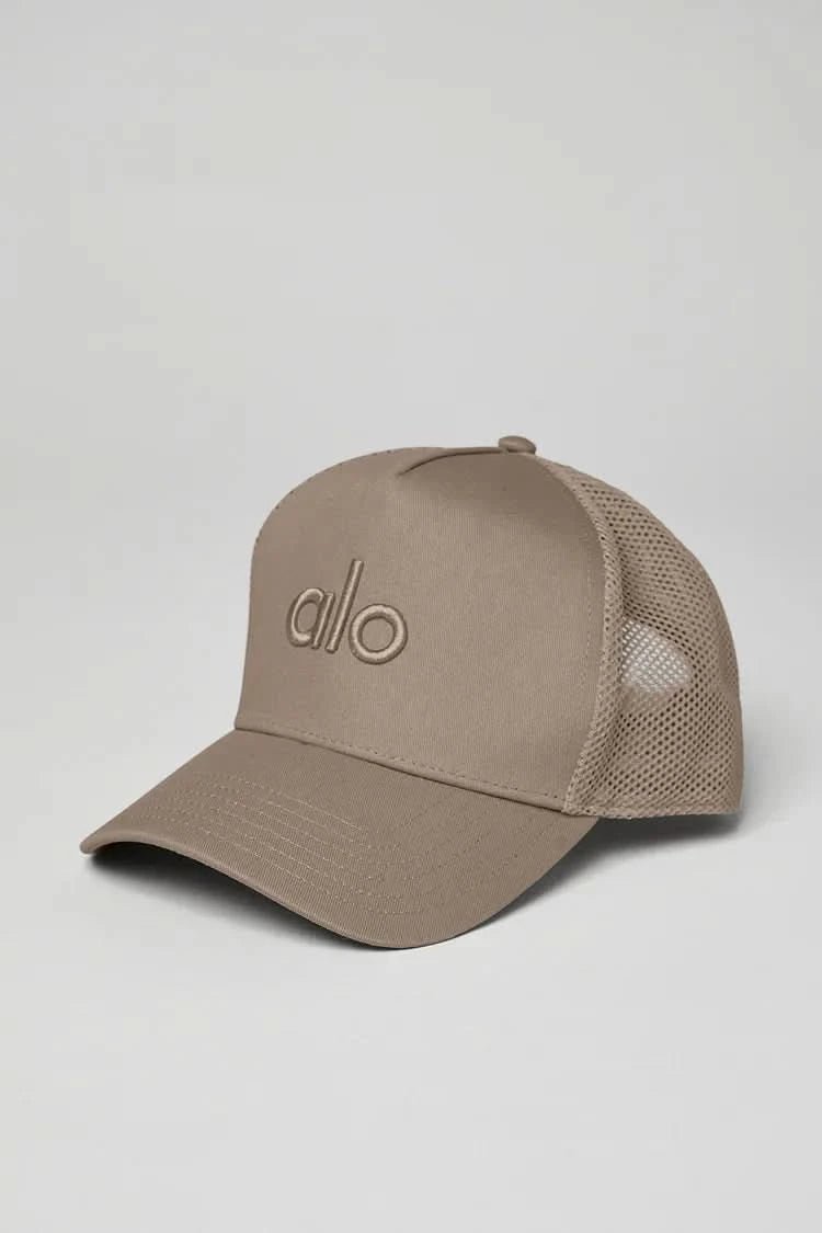 Accolade Trucker Hat - ShopLorca