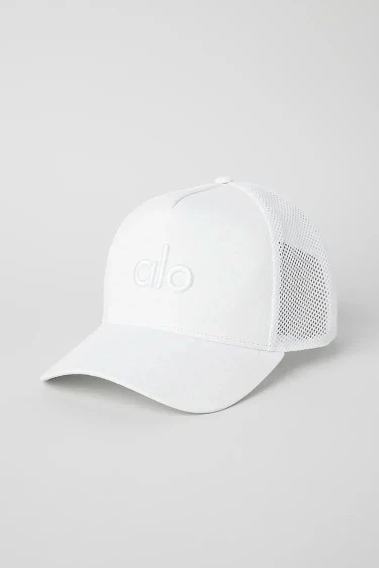 Accolade Trucker Hat - ShopLorca