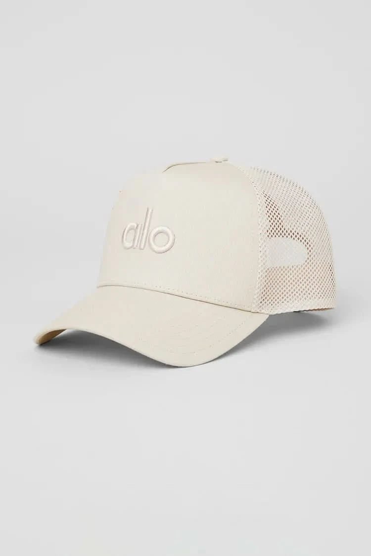 Accolade Trucker Hat - ShopLorca